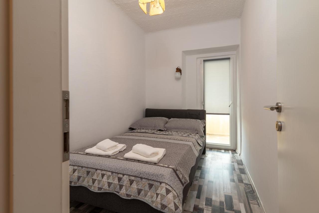 Studio Apartman Duje Трогир Екстериор снимка